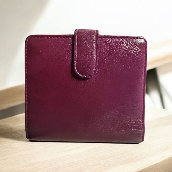 CHANEL Leather CC Jacket Embossed Zip Wallet in EUC With COA - Picture 2 of 15